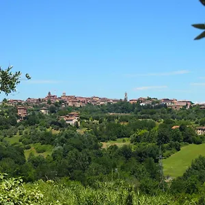 Nell'antica Torre Di Fronte A Appartement